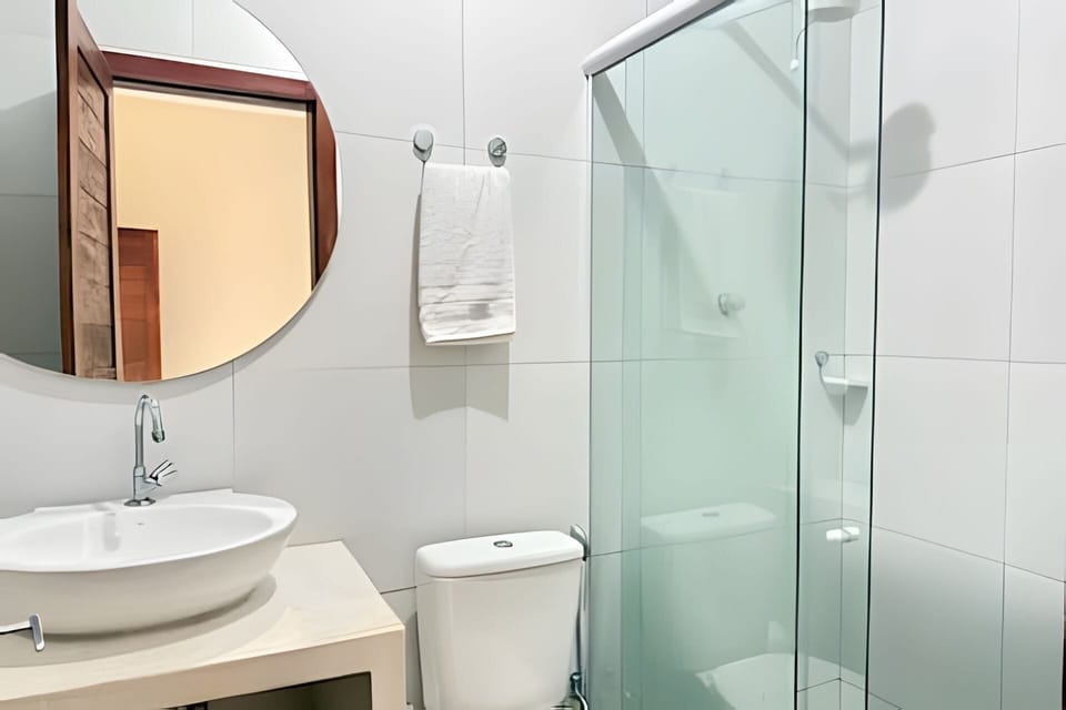 Suite | Bathroom | Shower, towels