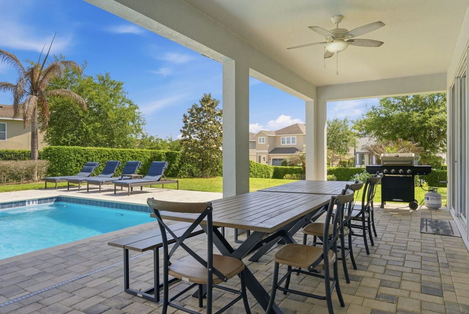 Patio with Private pool with jacuzzi and barbecue grill