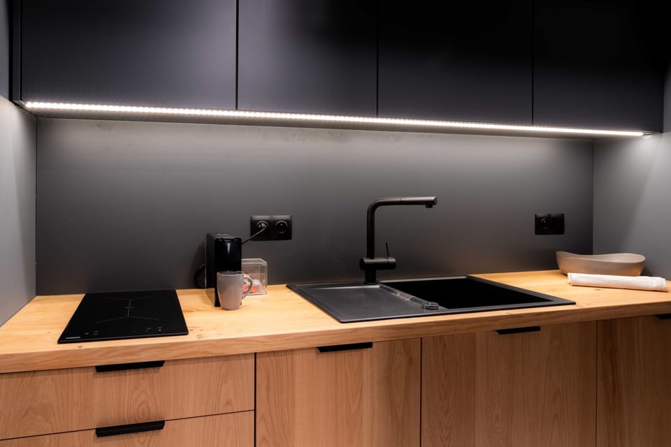 Premium Apartment, City View | Private kitchen