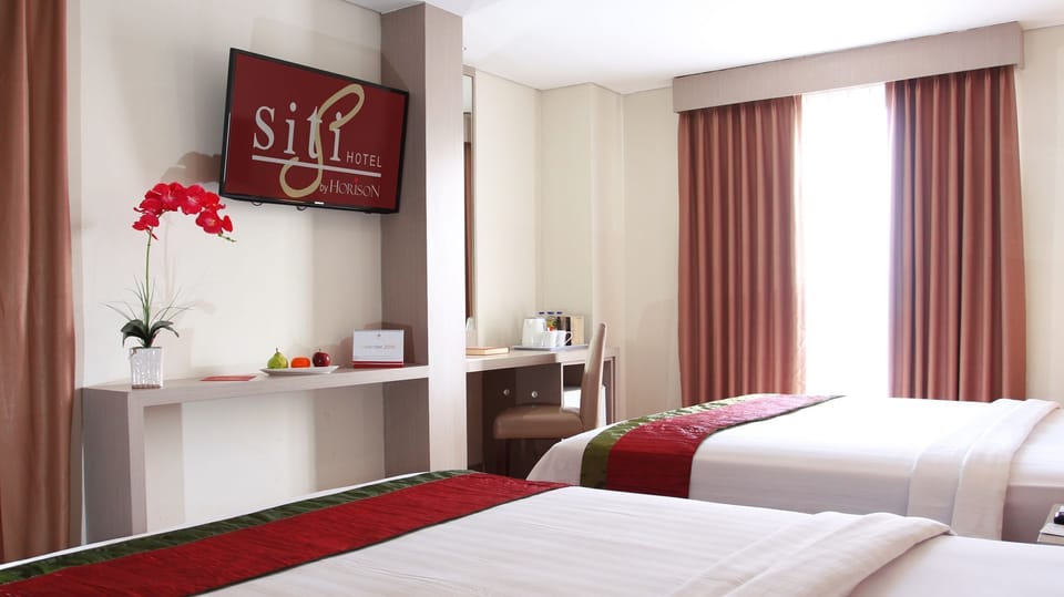 In-room safe, desk, free WiFi