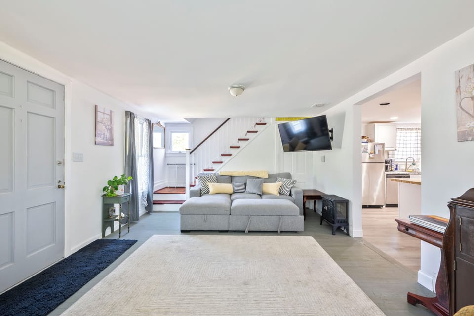 Sink into the plush sectional, flip on the TV, and let the vacation officially begin.