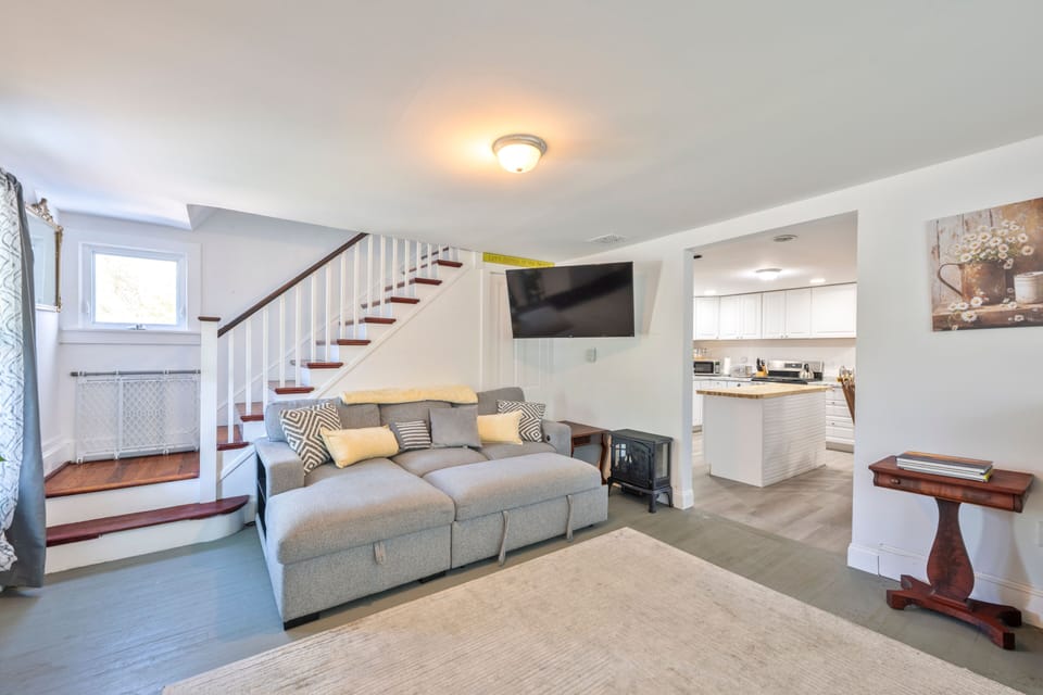 Enjoy the social atmosphere of the living space.
