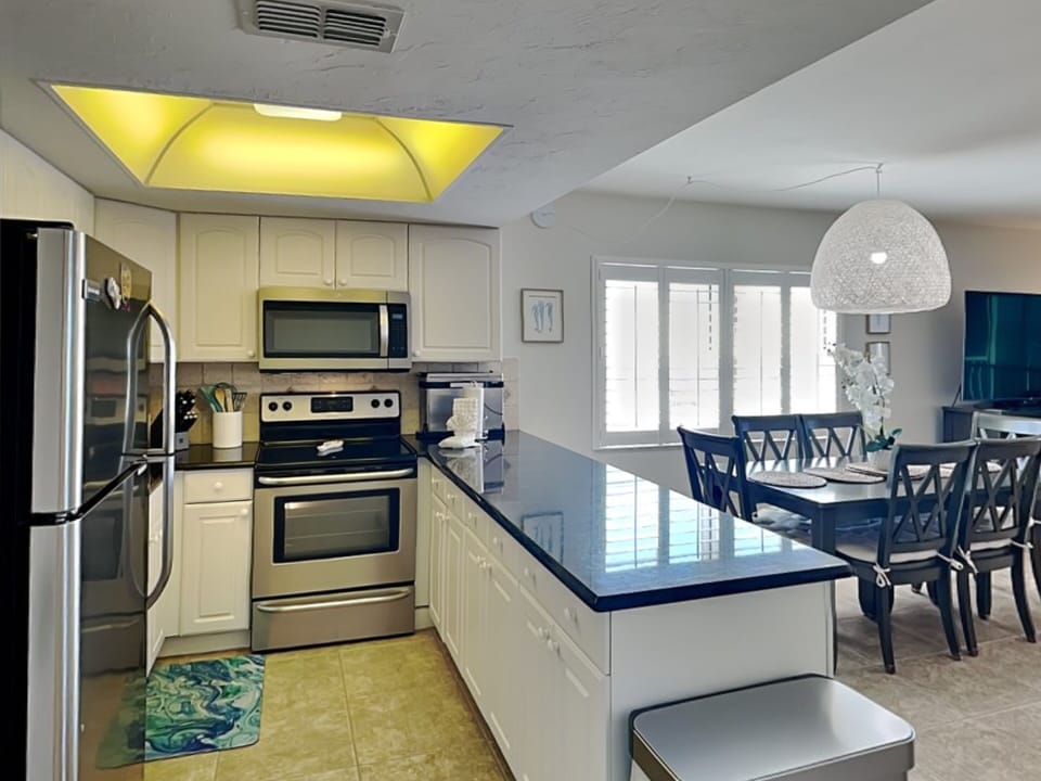 Condo (2 Bedrooms) | Property amenity