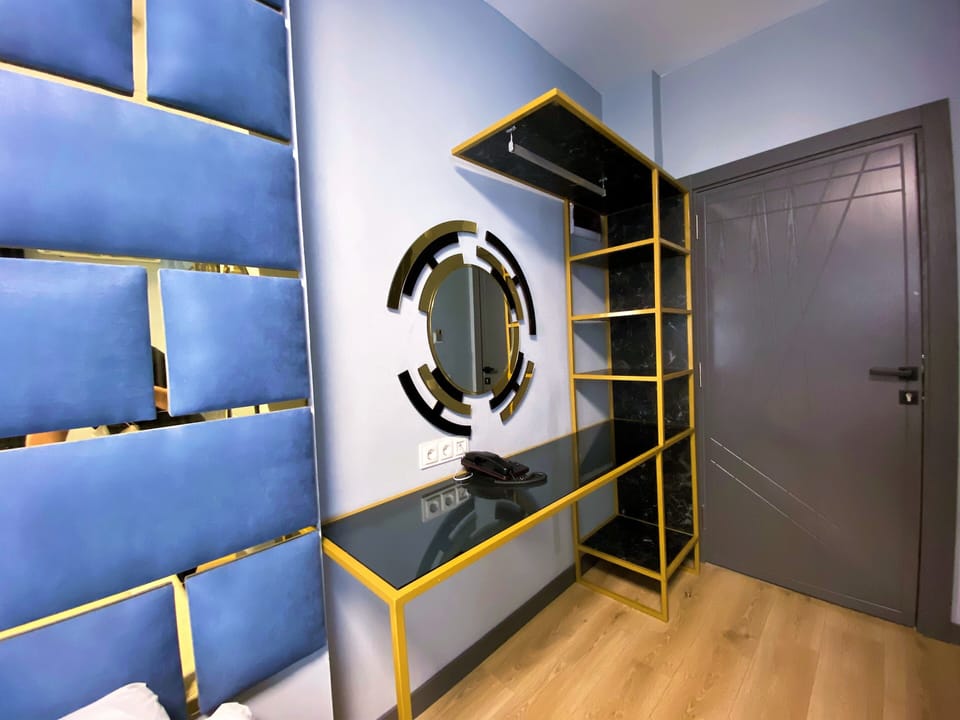 Minibar, in-room safe, laptop workspace, soundproofing