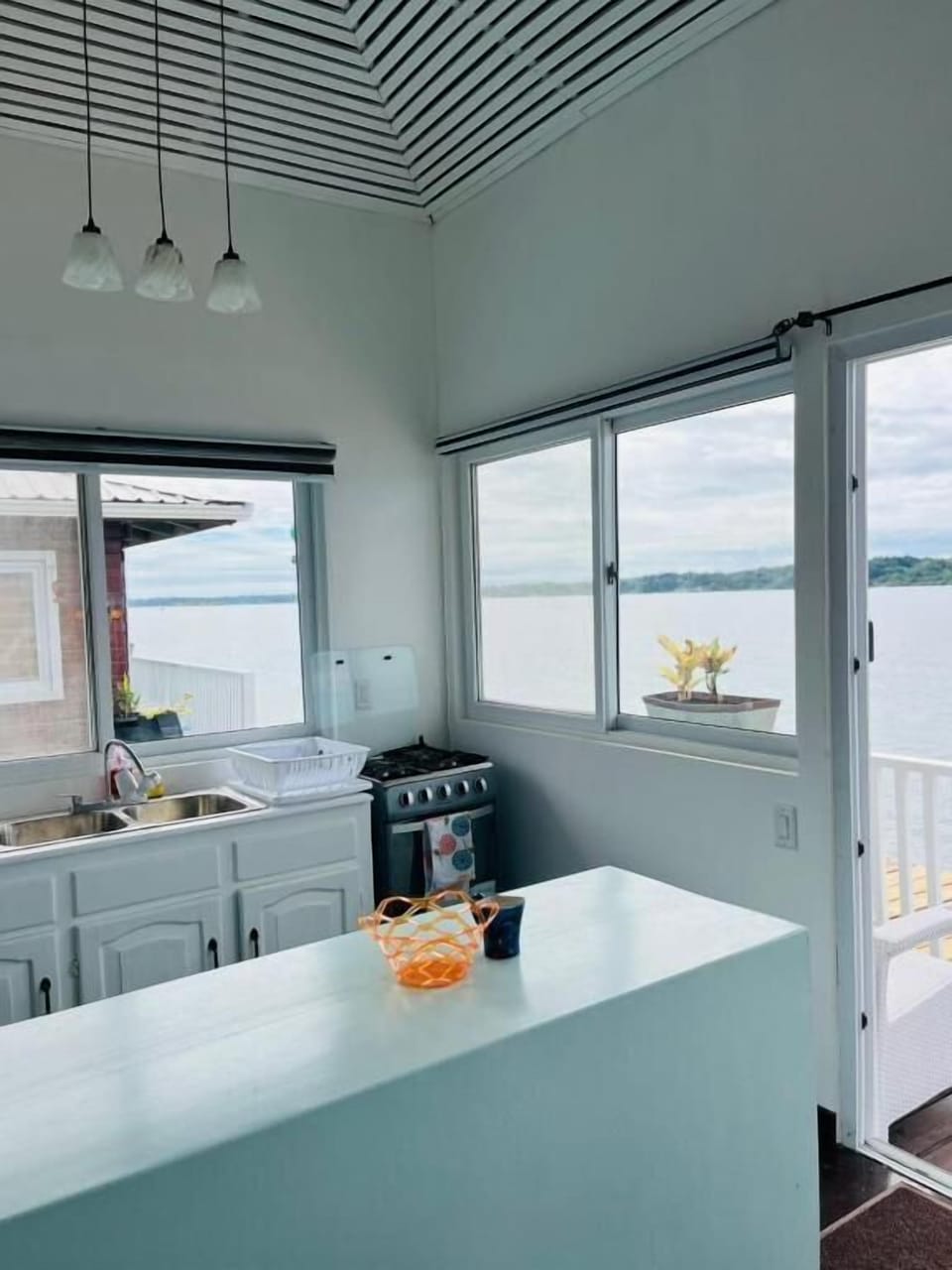Classic Bungalow, Balcony, Sea View | Interior