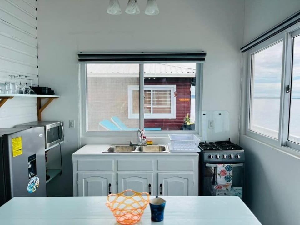 Classic Bungalow, Balcony, Sea View | Private kitchen | Fridge, microwave, stovetop, cookware/dishes/utensils