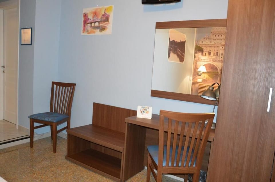 Camera Tevere | Interior