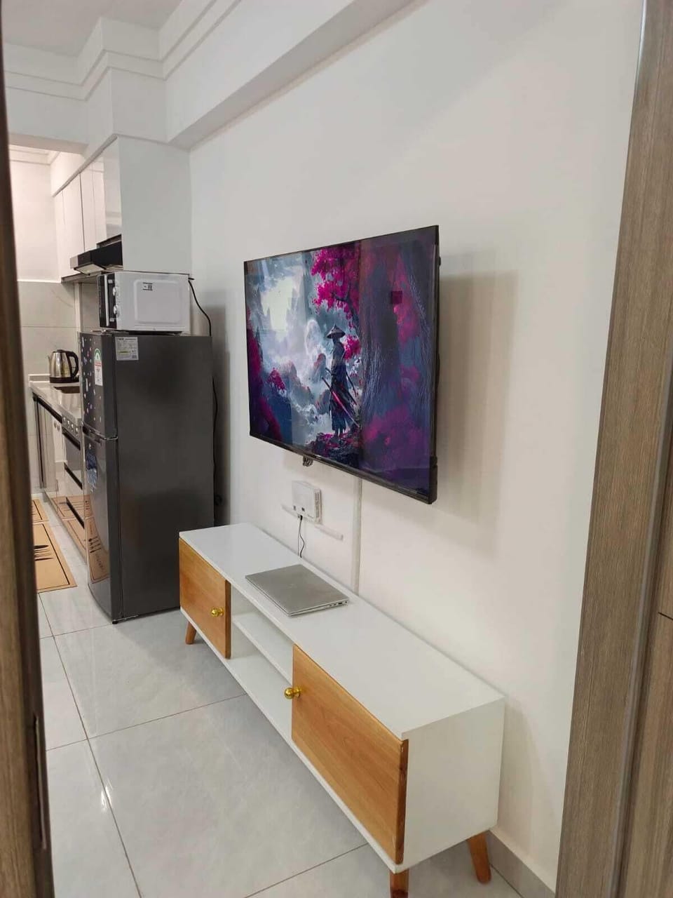 Deluxe Apartment, City View | Private kitchen | Fridge, oven, stovetop, cookware/dishes/utensils