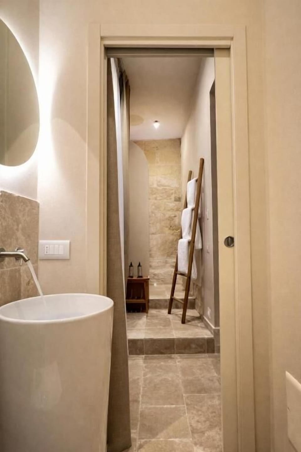 Superior Double Room, Garden View | Bathroom | Shower, free toiletries, hair dryer, bidet