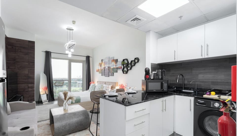 Luxury Studio, Balcony, City View | Interior