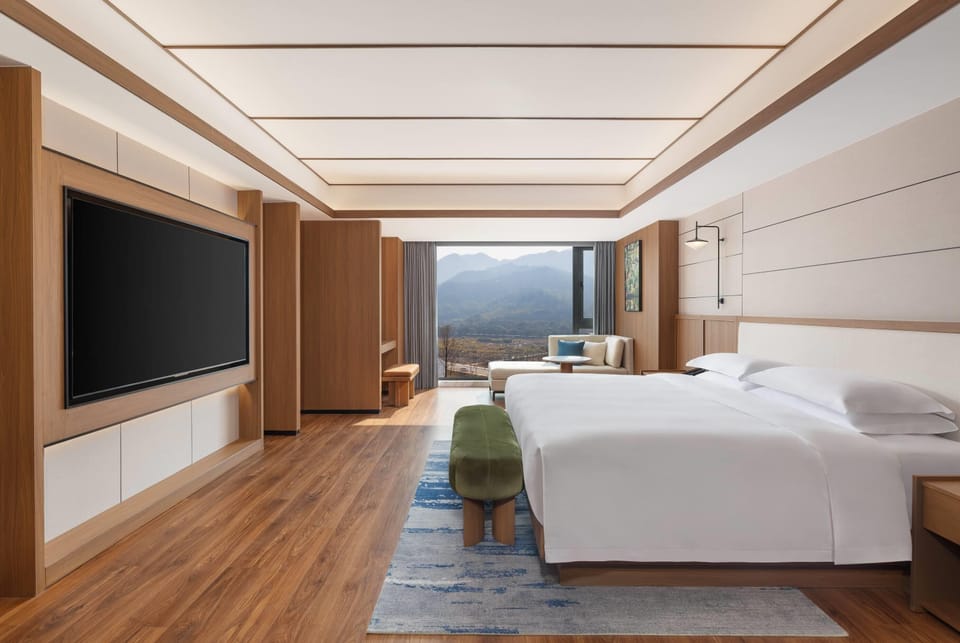 Deluxe Suite, 1 King Bed, Non Smoking