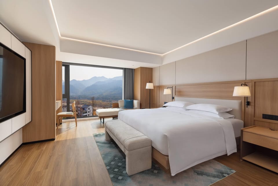 Deluxe Room, 1 King Bed, Non Smoking