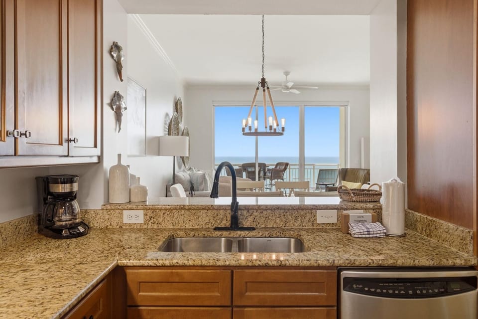 Condo, Multiple Beds (Indigo East 2003) | Interior