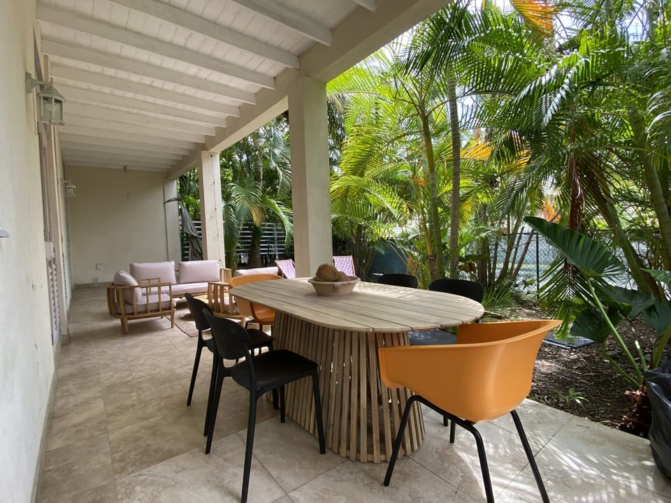 Outdoor dining