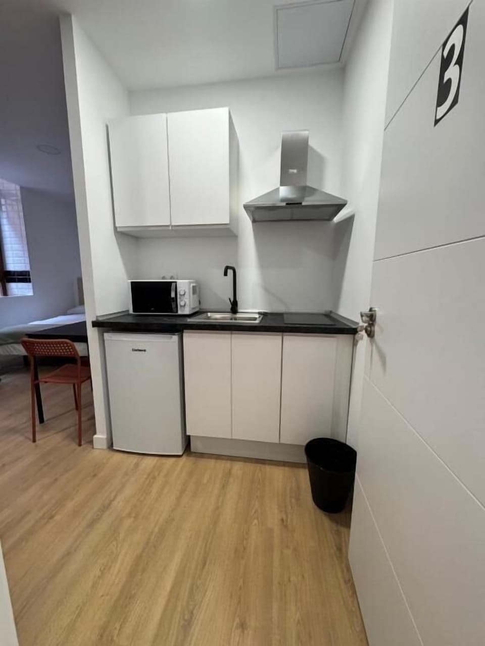 Comfort Apartment, City View | Private kitchen | Mini-fridge, microwave, stovetop, cookware/dishes/utensils
