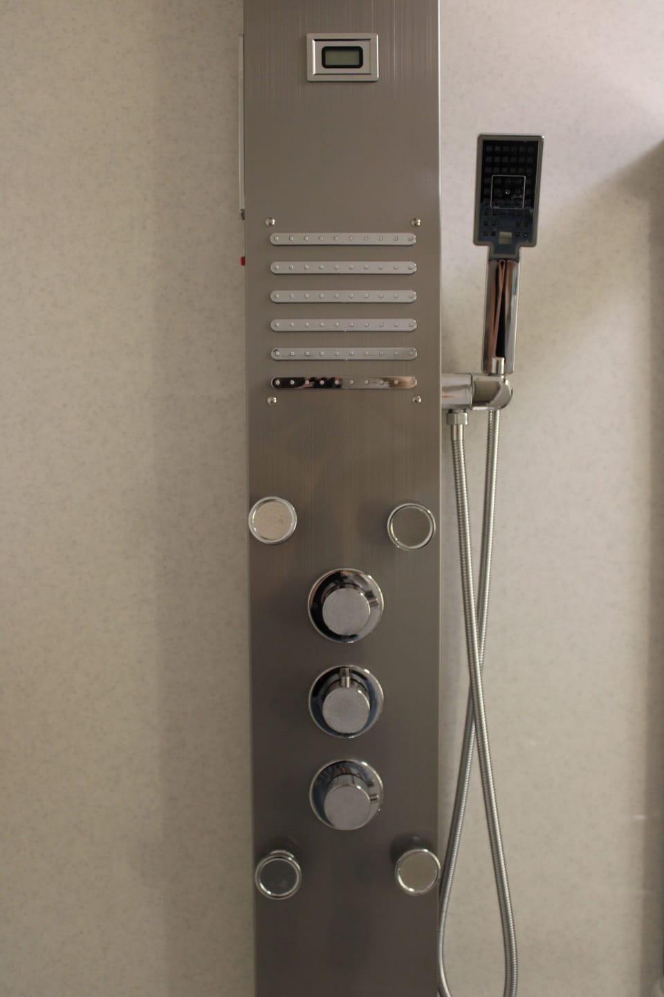 Deluxe Studio Suite, 1 King Bed, Non Smoking, Microwave | Hand-held showerhead