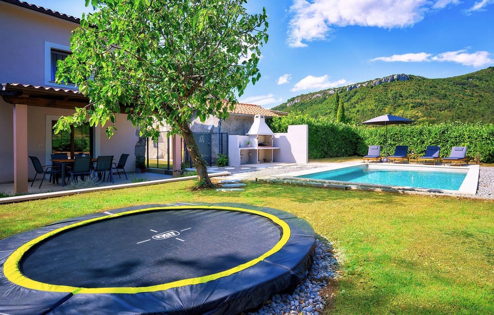 pool