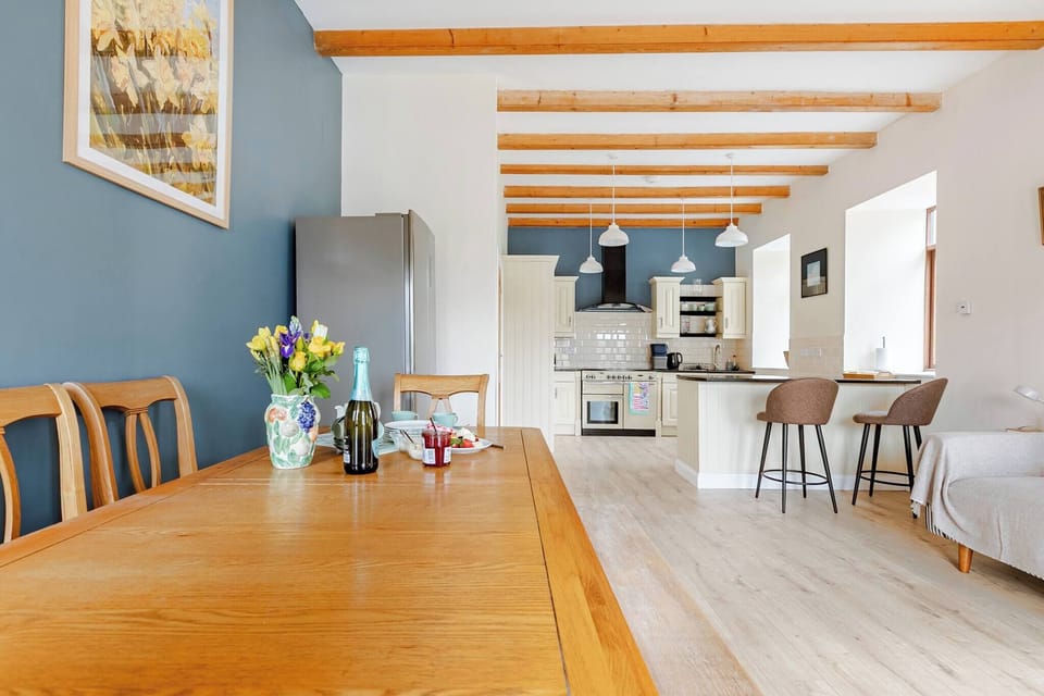 House, 4 Bedrooms, Patio | Dining room