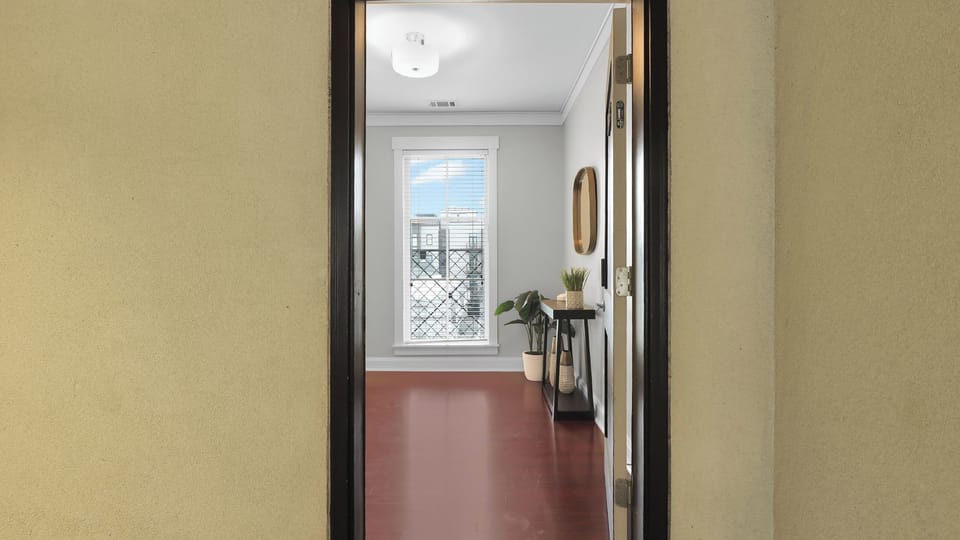 House (6 Bedrooms) | Interior