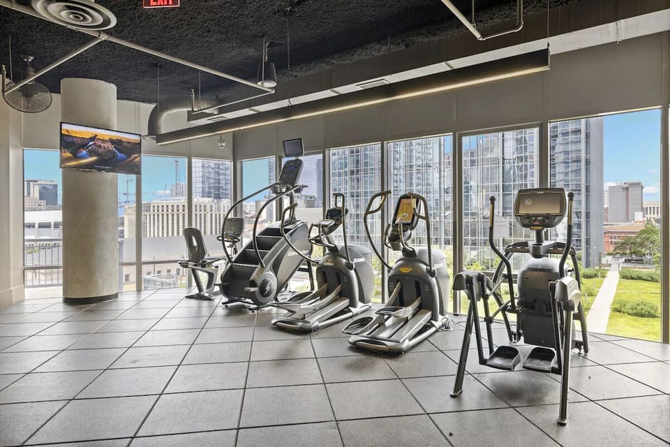 Run, ride, and recharge with cardio machines and skyline views.