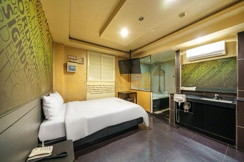 Deluxe Room | Free WiFi