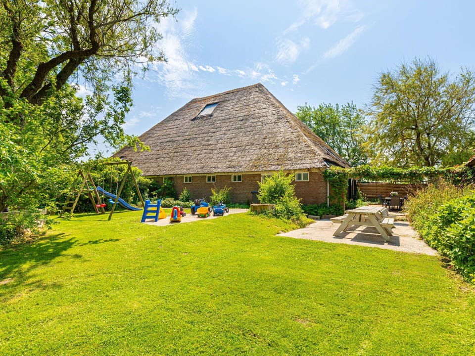 Sky, Plant, Cloud, Building, Property, Thatching, Tree, Natural Landscape, House, Land Lot