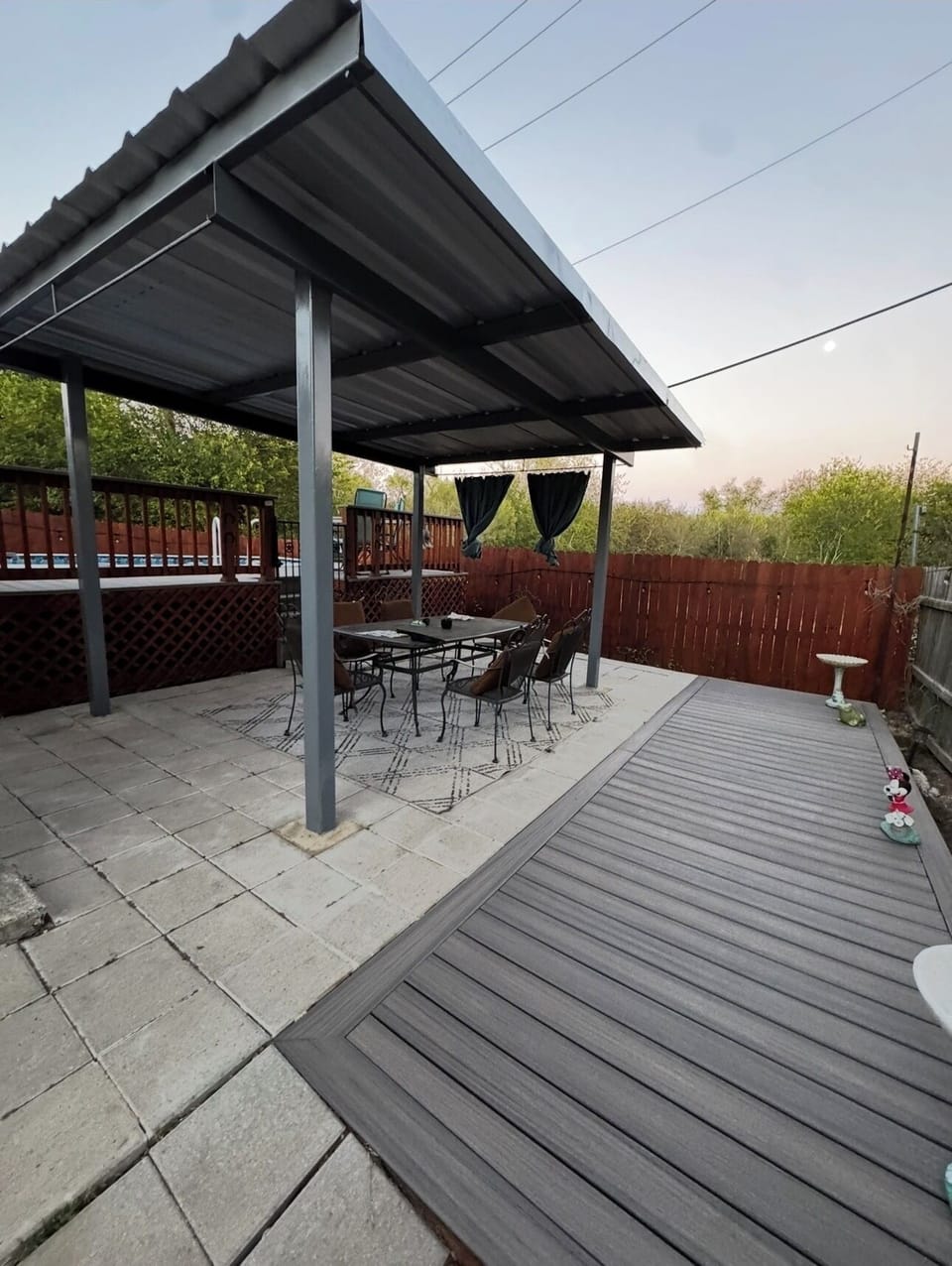 Outdoor dining
