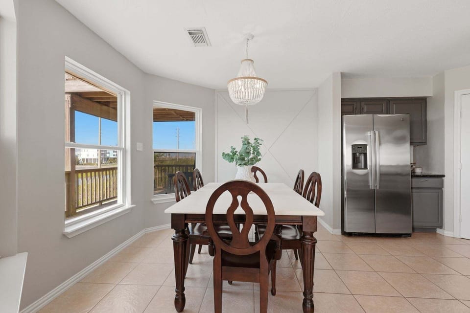 House, 3 Bedrooms | Dining