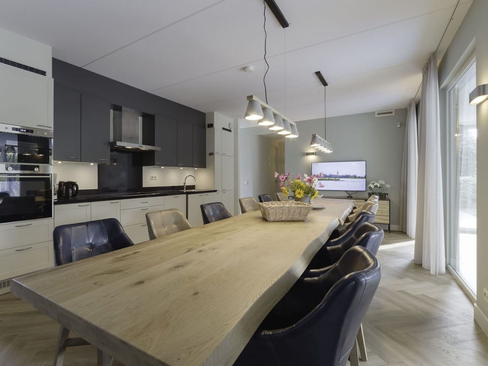 Furniture, Table, Property, Building, Couch, Cabinetry, Wood, Chair, Interior Design, Flooring
