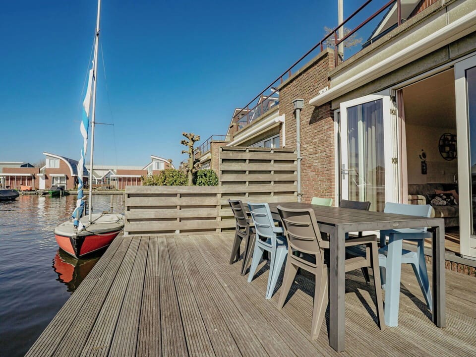 Home, Apartment, Deck, Chair, Hardwood, Outdoor Furniture, Balcony, Siding, Deck, Plank