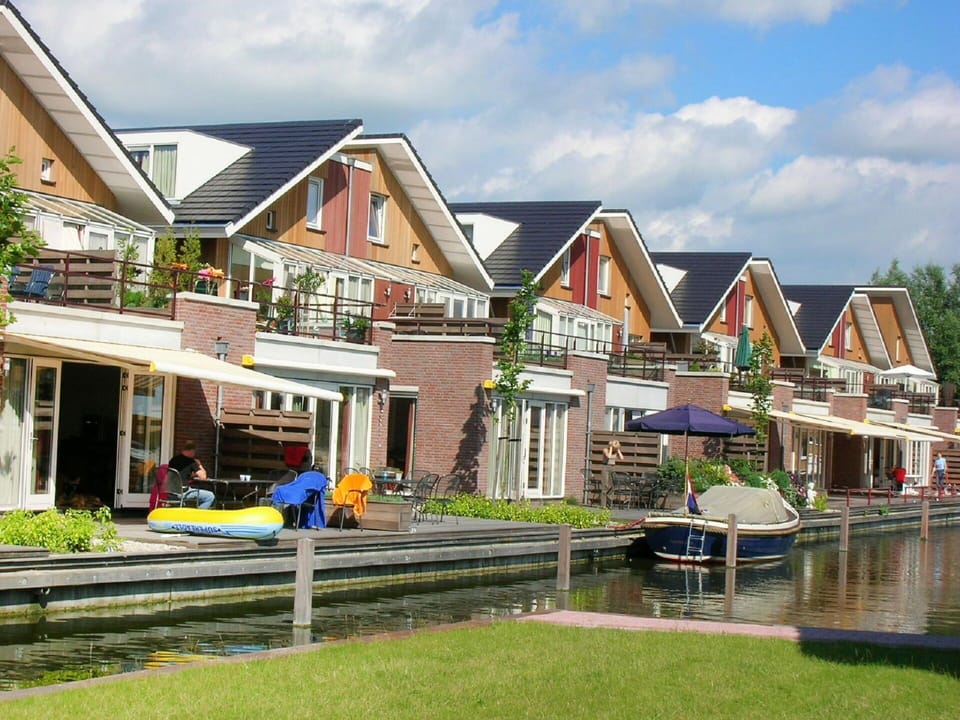 Cloud, Sky, Plant, Building, Window, Water, House, Urban Design, Cottage, Leisure