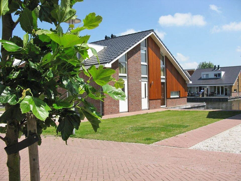 Cloud, Sky, Property, Plant, Building, Window, House, Tree, Land Lot, Cottage