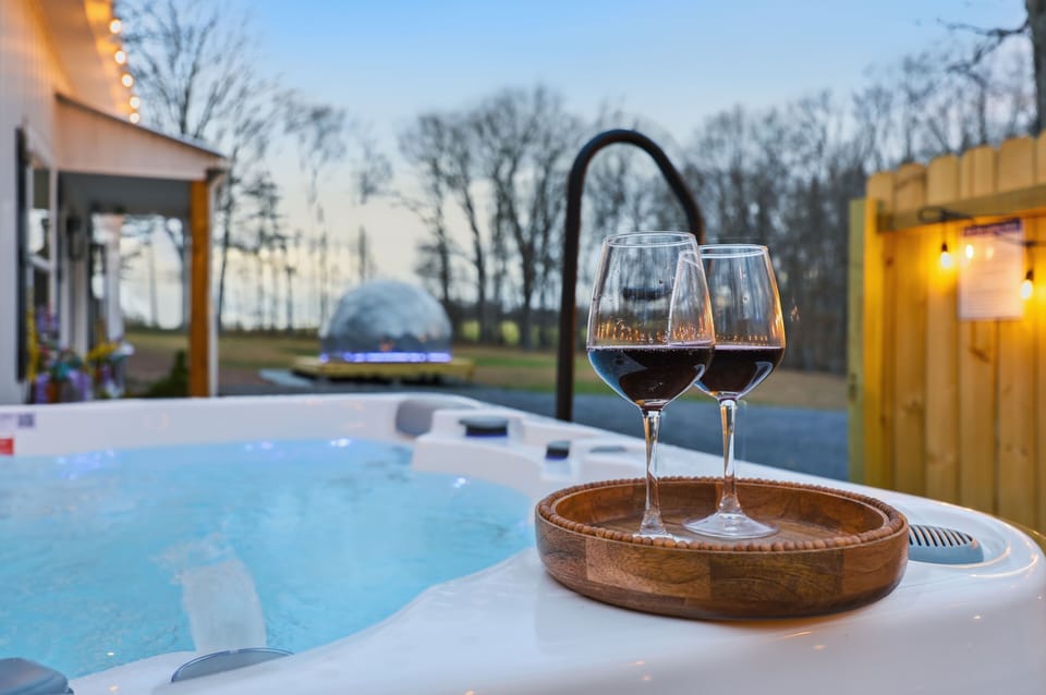 Outdoor spa tub