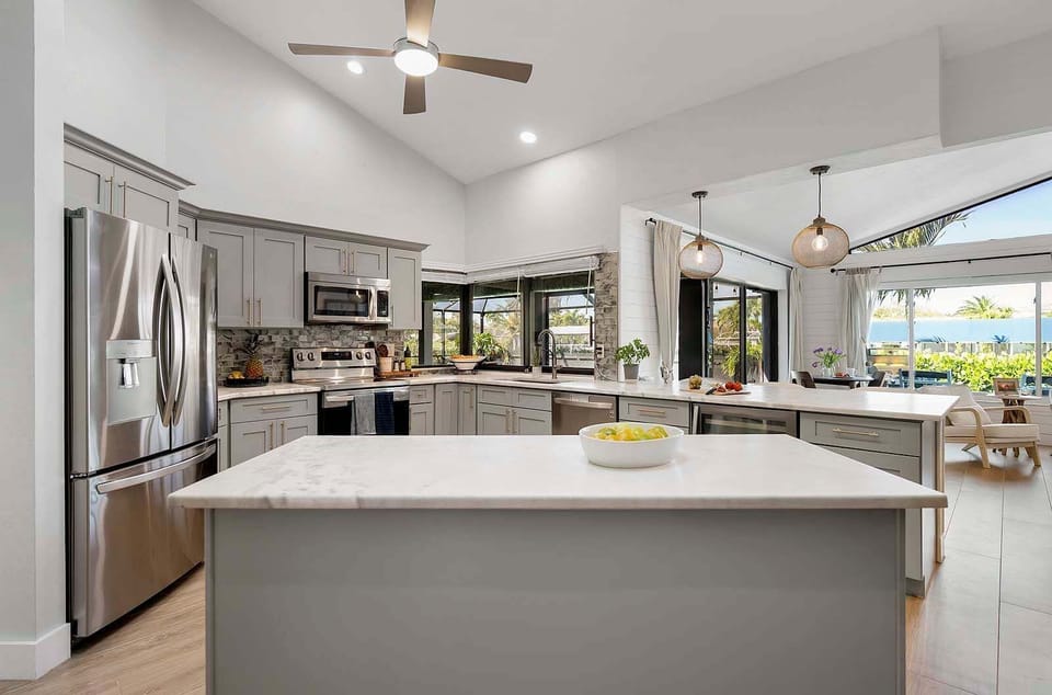 Large Kitchen Island Great for Entertainment