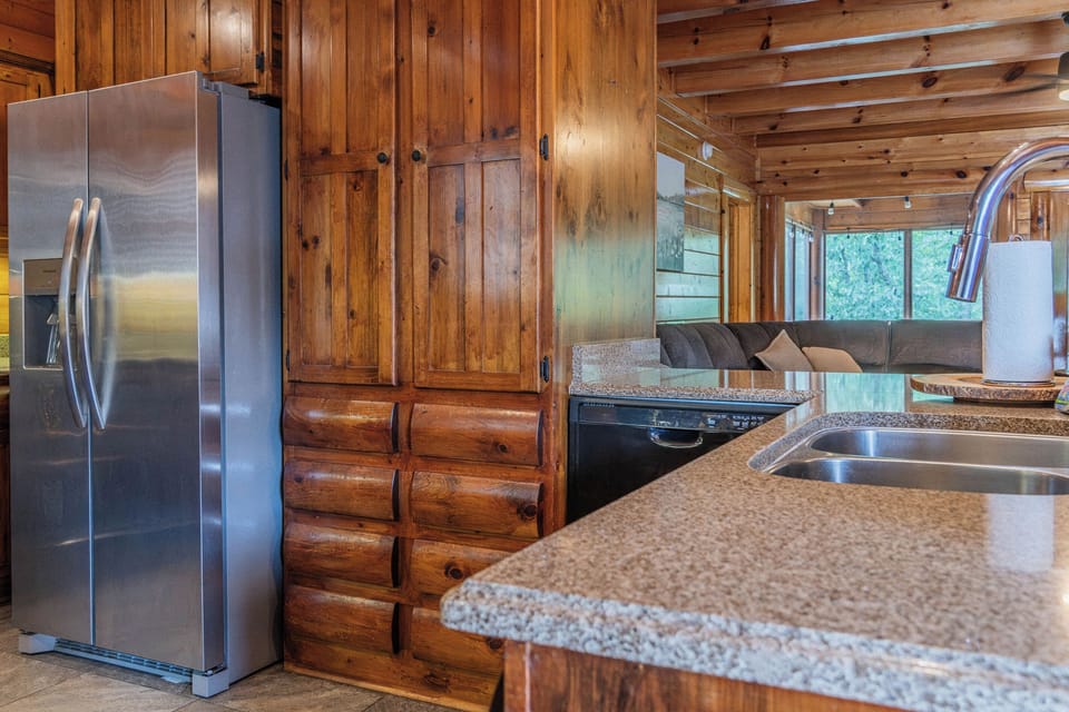 Plenty of counter space for serving meals, setting out snacks or preparing drinks for the whole group.