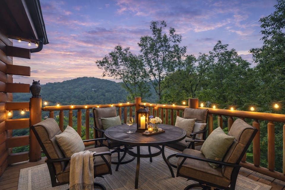 Sunset dinners with a Smoky Mountain view.