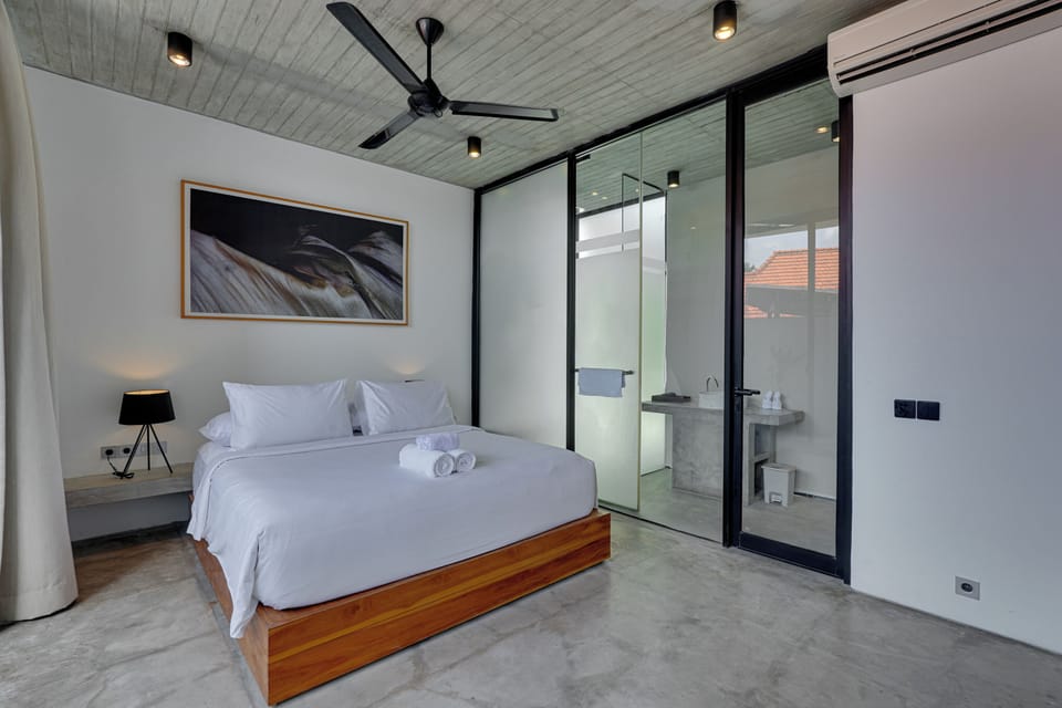 Apartment, Balcony | In-room safe, blackout drapes, free WiFi