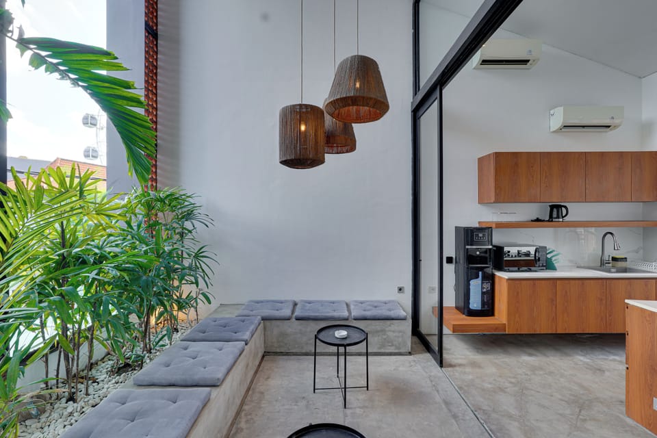 Apartment, Balcony | Living area | 48-inch Smart TV with digital channels, Netflix, streaming services