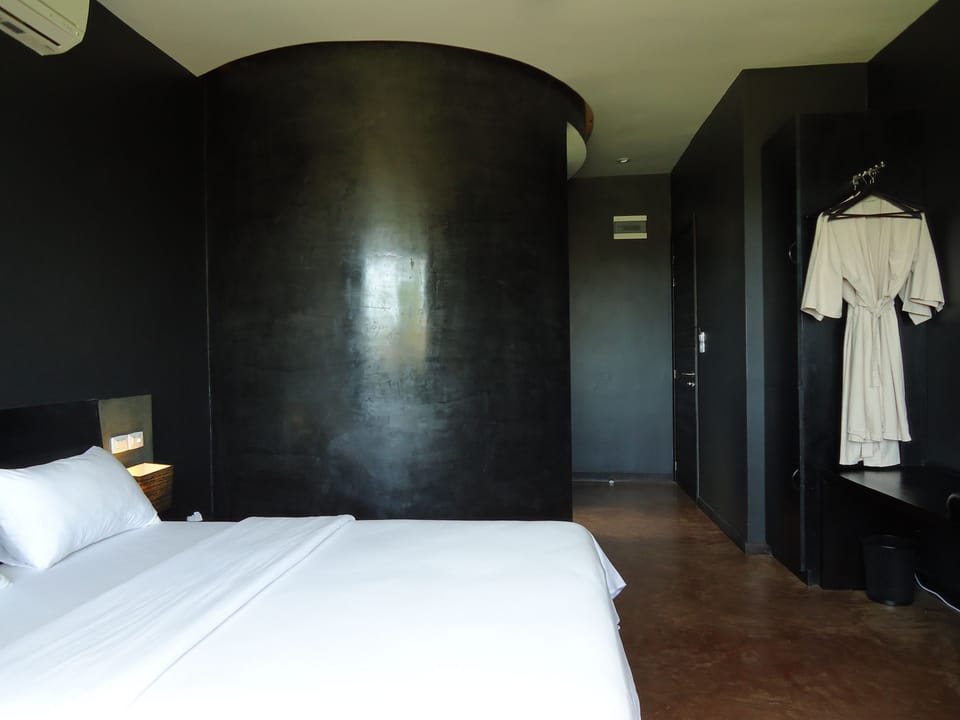 Standard Double Room, Pool View (Men Only) | Minibar, in-room safe, desk, free WiFi