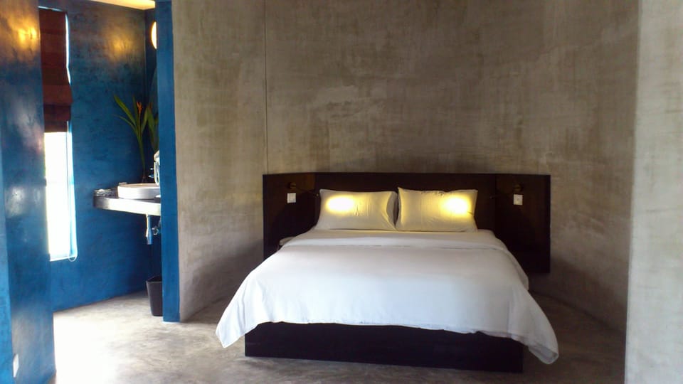 Standard Double Room, Pool View (Men Only) | Minibar, in-room safe, desk, free WiFi