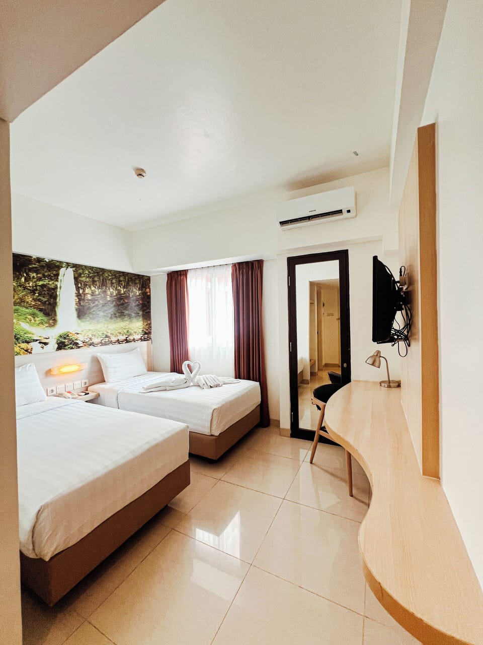 Superior Room, 2 Twin Beds | Desk, laptop workspace, free WiFi, bed sheets