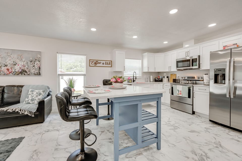 Kitchen | Single-Story Home | Open Floor Plan