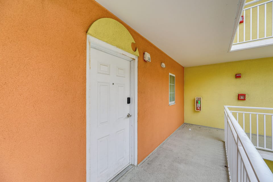 Property Exterior | Single-Level Condo
