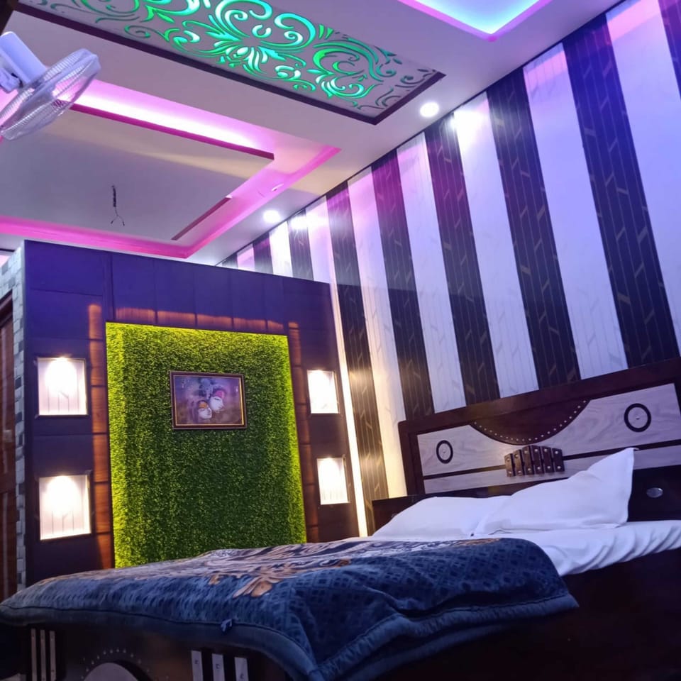 Luxury Room | Rollaway beds, free WiFi, bed sheets