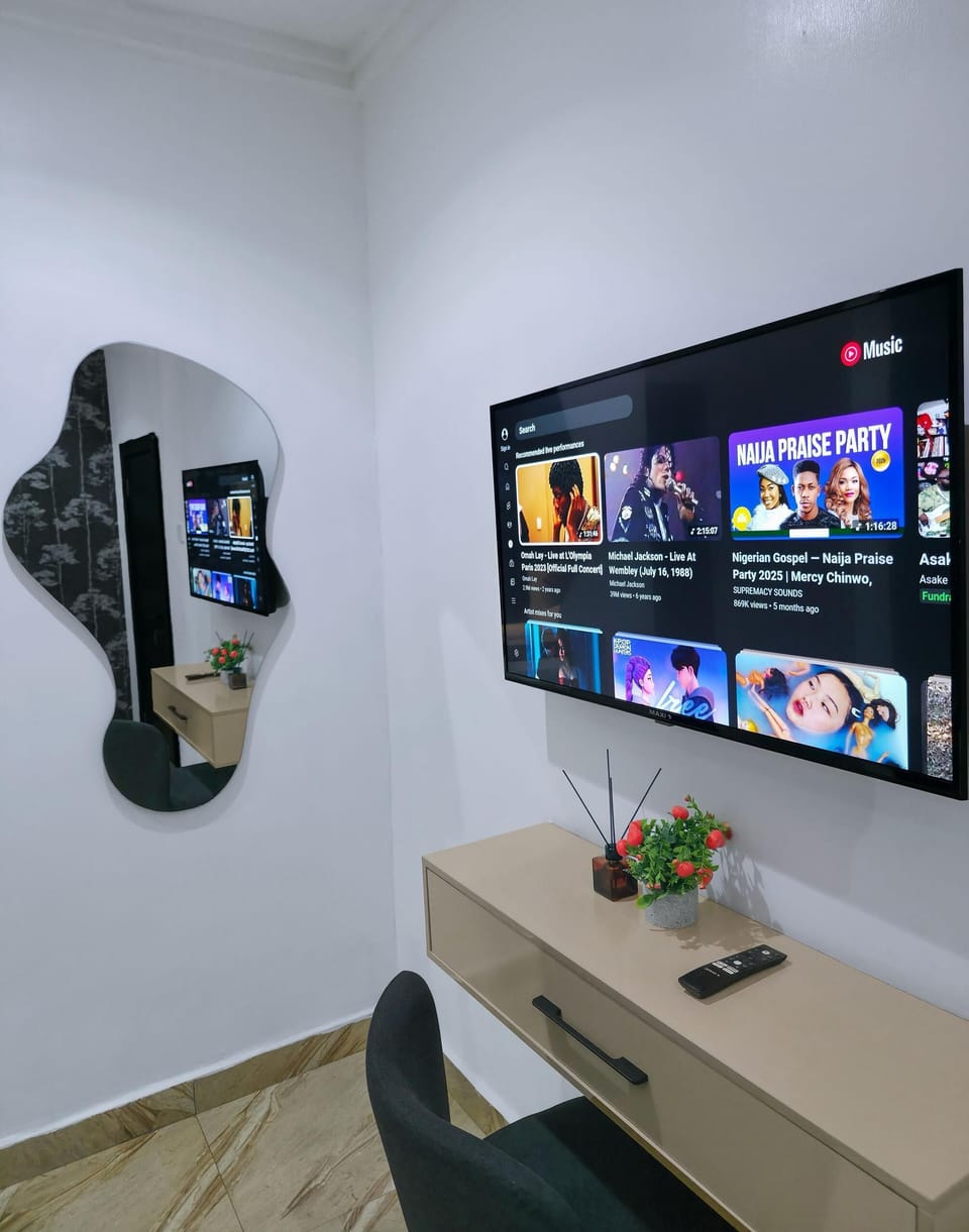 Economy Apartment, Balcony, City View | Interior