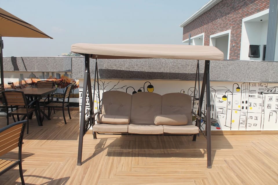 Deluxe Apartment, Balcony, City View | Outdoor dining
