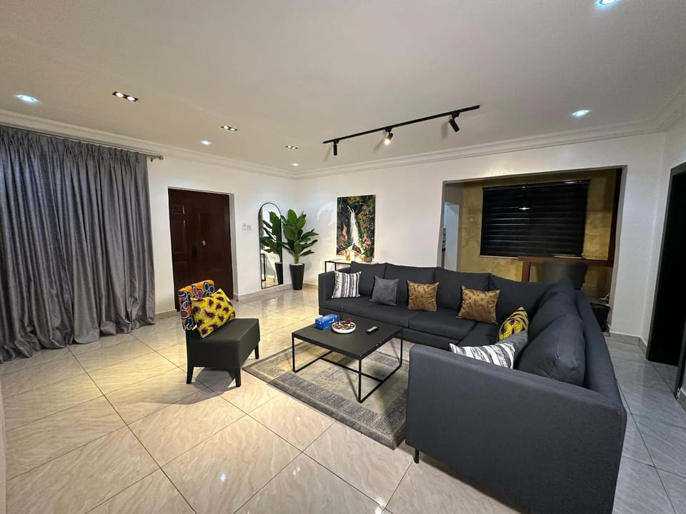 Deluxe Apartment, Balcony, City View | Living area
