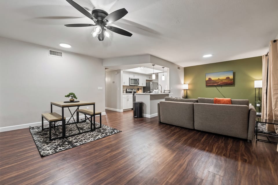 Open floor plan, dining room next to the living area 