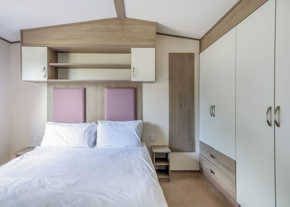 Bedroom, Bed, House