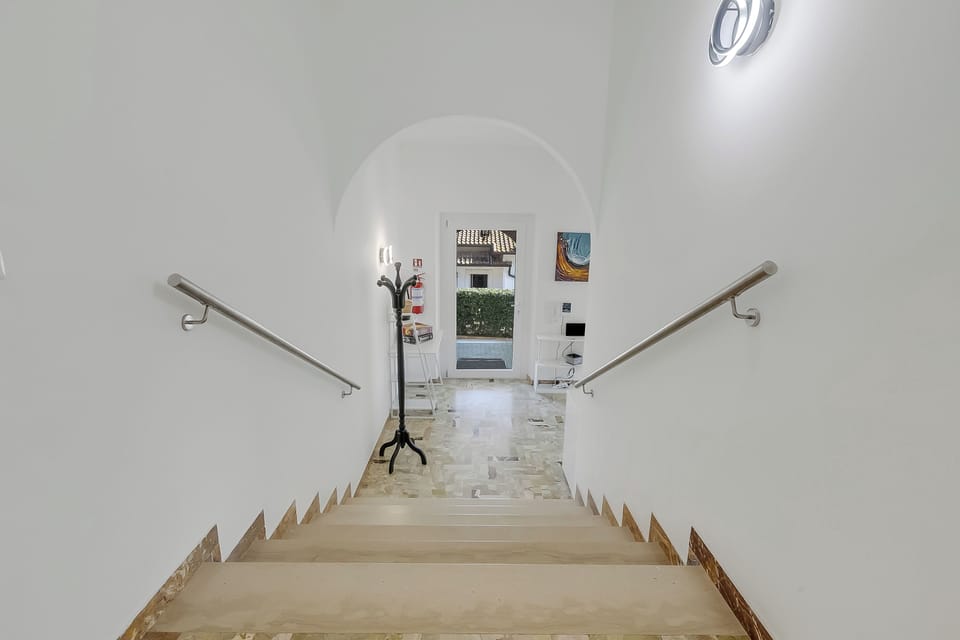 Family House, 4 Bedrooms, Balcony (Villa Talamone With Beautiful Sea) | Staircase